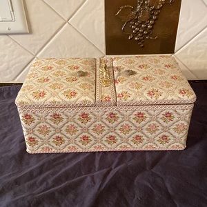 Beautiful Vintage Schmid Jewelry Music Box